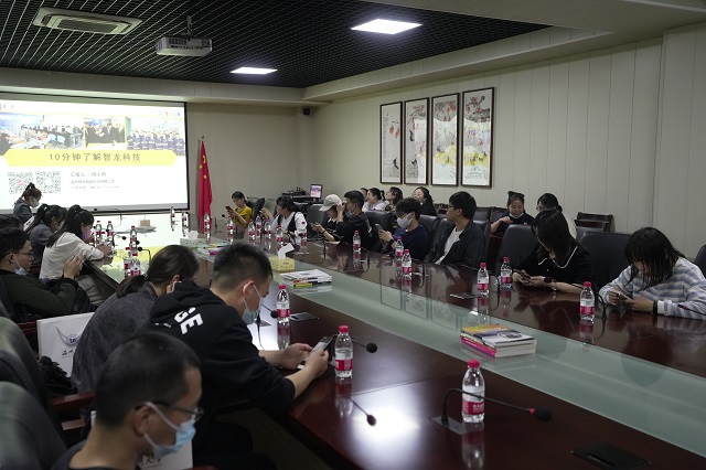 （第二期）“浙江省小(xiǎo)學人(rén)工(gōng)智能(néng)教師(shī)培訓班” (4).jpg